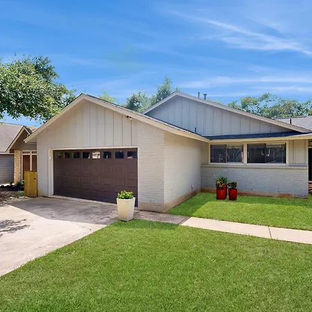 South Austin Life Villa